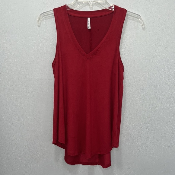 Z Supply Sleeveless Top Red Solid V-
Neck Top XS - Picture 2 of 5